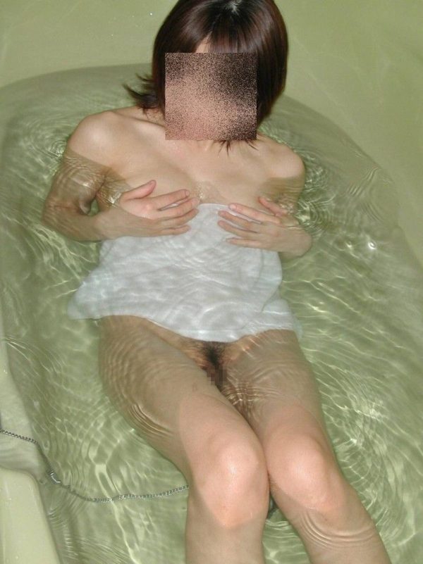 お風呂全裸入浴シャワーエロ画像